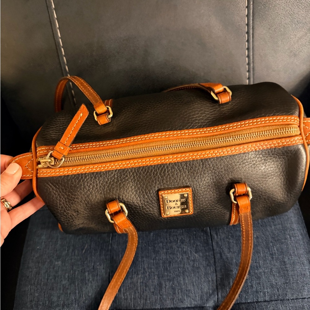 Vintage Dooney & Bourke Pebbled Leather Barrel Bag - Picture 3 of 15